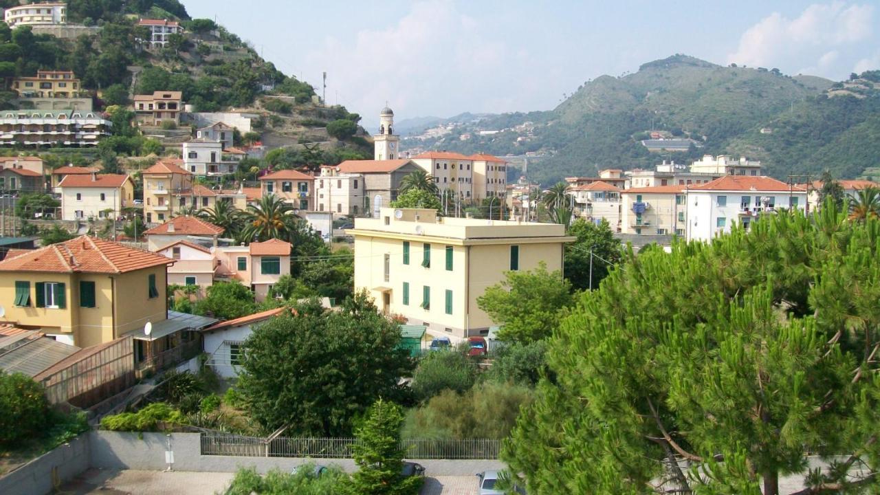 Appartamento Riviera Trilocale Wifi E Parcheggio Privato Вентимилья Экстерьер фото