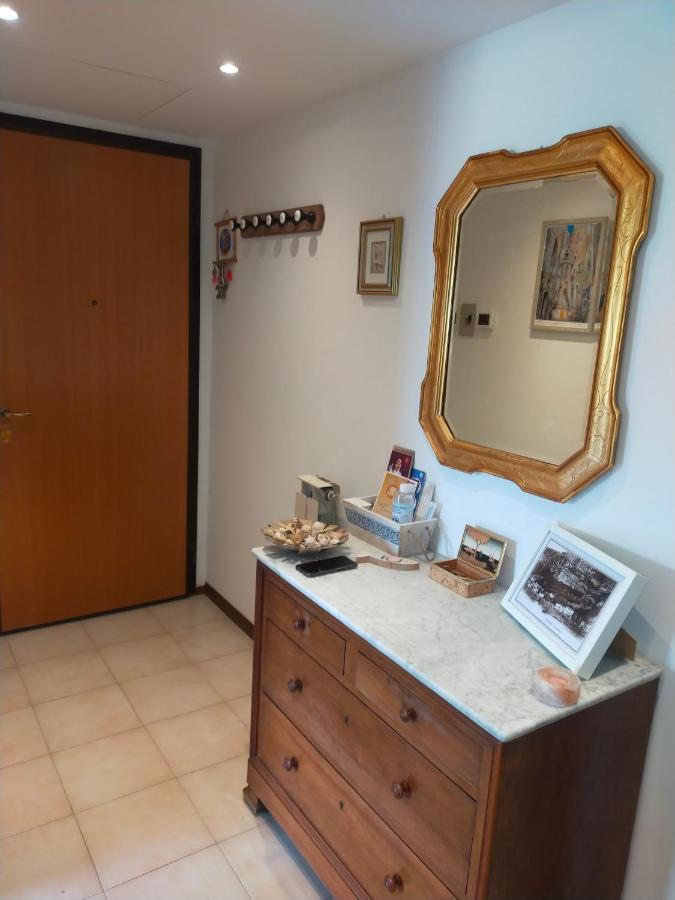 Appartamento Riviera Trilocale Wifi E Parcheggio Privato Вентимилья Экстерьер фото
