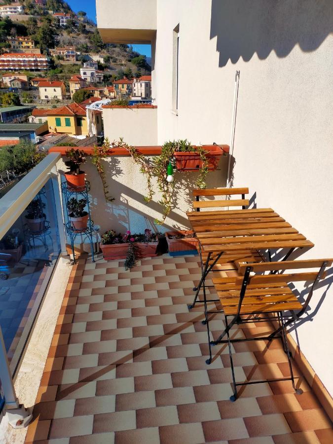 Appartamento Riviera Trilocale Wifi E Parcheggio Privato Вентимилья Экстерьер фото